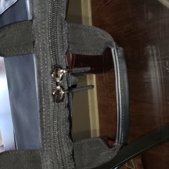 FF Kenneth Cole Reaction R-Tech 17” Laptop Carry-0n Business Office Travel Bag - Picture 7 of 10